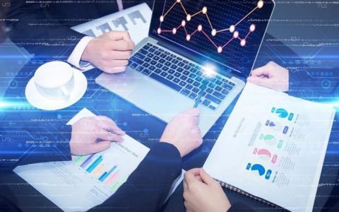 如何启用金蝶财务软件？会帮忙建账套吗？