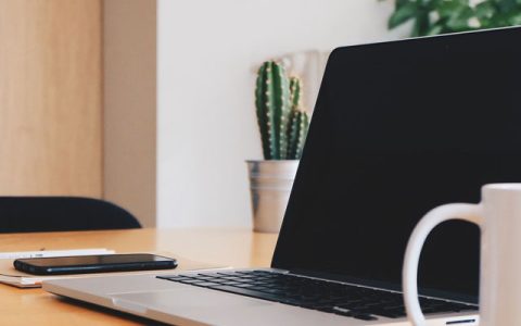 金蝶云星空系统网页版，可以使用任何电脑登录吗？